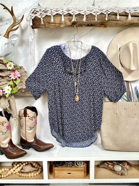 NWOT Cottagecore boho floral blouse/tunic shabby chic prairie Country vibe